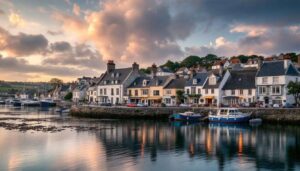 Le Morbihan abrite un plus beau village de France breton, un village de caractère au bord de l’eau (Saint-Cado, Morbihan)
