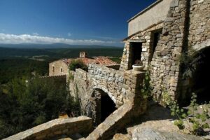 À 30 minutes de Toulon, ce village varois est une pépite médiévale qui échappe aux foules