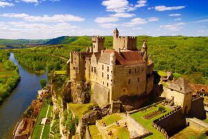 Ce château du Périgord appartient à la même famille depuis plus de 800 ans