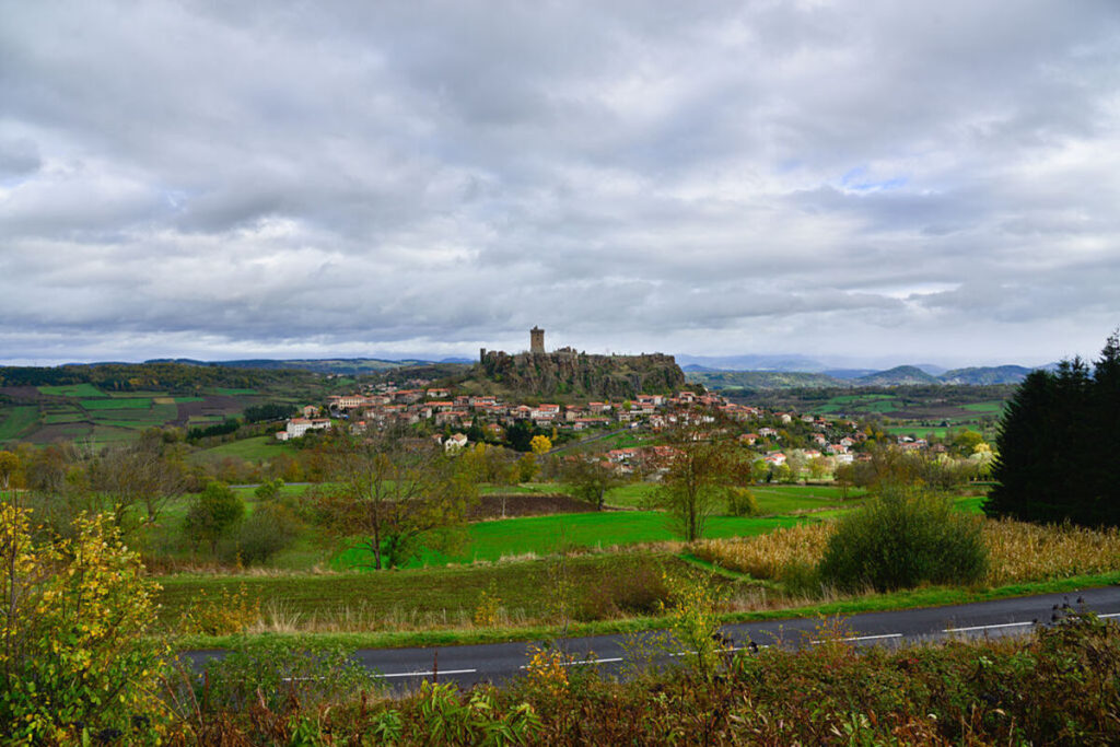 Ce village de Haute-Loire, un des plus beaux de France, est une étape authentique en montagne