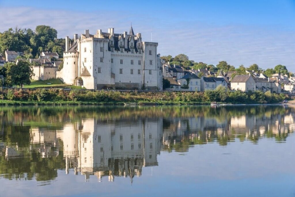 Le Maine-et-Loire abrite ce plus beau village de France au bord de la Loire, classé UNESCO