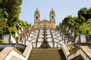 À 2h de vol de Paris, cette ville portugaise moins connue que Lisbonne est un joyau d’authenticité et de douceur de vivre