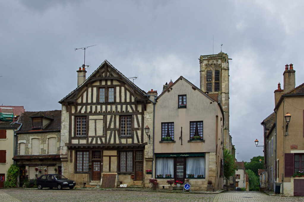 Cette cité médiévale de l’Yonne est un des plus beaux détours de France 