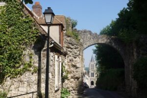 Aux portes de Paris, cette forêt royale abrite un village de charme insoupçonné, parfait pour une déconnexion nature 