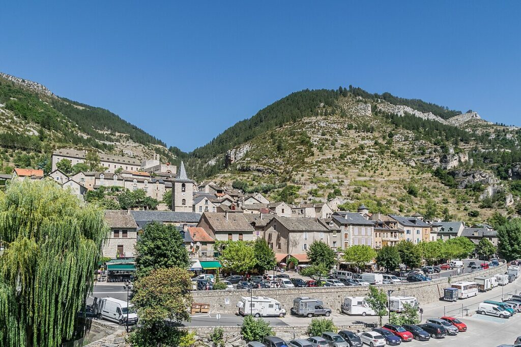 La Lozère vous invite à explorer ce plus beau village de France des gorges du Tarn, un site splendide