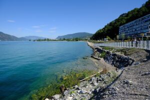 Moins fréquentée qu’Annecy, cette ville savoyarde au bord du lac est un véritable havre de paix