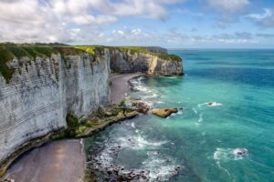 Un petit bijou en Normandie où l’eau est étonnamment claire et propice à la baignade