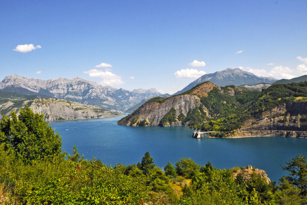 Le plus grand lac de France n’est pas celui qu’on croit. Le connaissez-vous ?