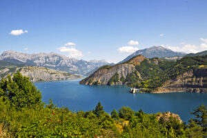 Le plus grand lac de France n’est pas celui qu’on croit. Le connaissez-vous ?